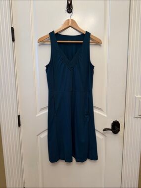 Title nine Sleeveless Teal V-Neck Women's outdoor Dress medium